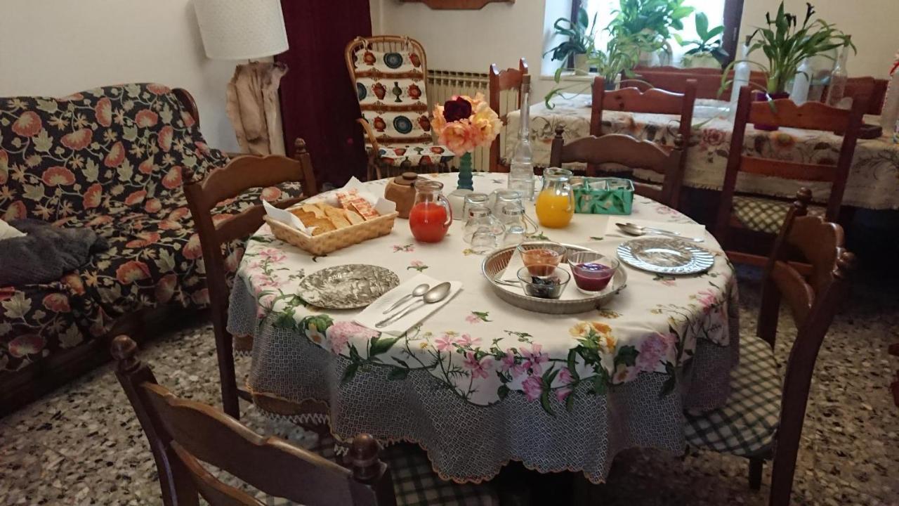 Hôtel Cose Preziose à Azeglio Extérieur photo